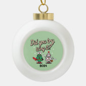 木のナースをアイシングしようとしたか セラミックボールオーナメント (正面)