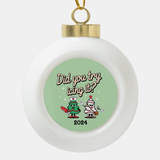 木のナースをアイシングしようとしたか セラミックボールオーナメント (正面)