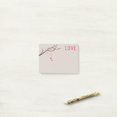 木のバレンタインの愛デザインの2つのハート ポストイット (デスク上)