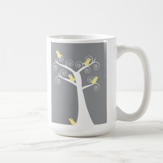 木のマグに浮かぶ5羽の黄色い鳥 コーヒーマグカップ (右)