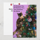 木の上で飾りを狙うユーモアあふれる猫のホリデー シーズンカード (正面/裏面)