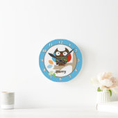 木の上にフクロウのパーソナライズされた壁時計 – 青 ラウンド壁時計 (ホーム)
