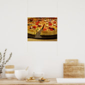 木の上に黒パンでスライスした野菜ピザ ポスター (キッチン)