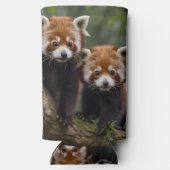 「木の上の探検家：ベビーレッドパンドラ(PANDAS) スリム缶クーラー (裏面)
