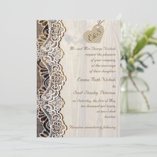 木の上の白いレースと段ボール結婚ハート 招待状 (スタンド正面)