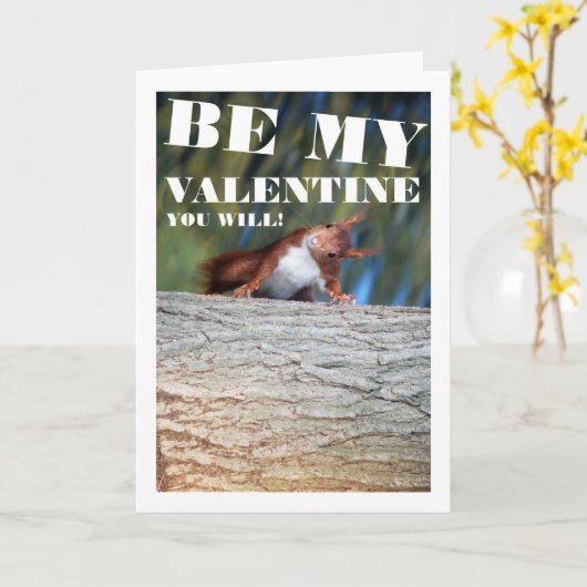 木の上の赤いリス カード (黄色い花)