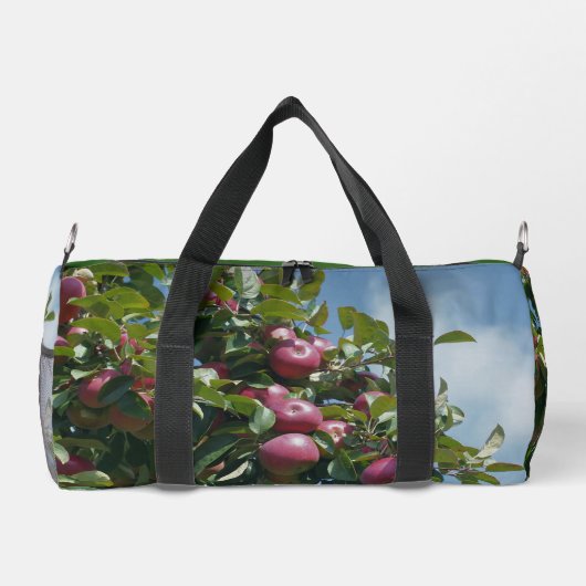 木の上の赤りんごパーソナライズされた ダッフルバッグ (裏面)
