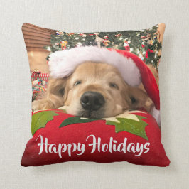木の下で眠ったクリスマスのゴールデン・リトリーバー犬 クッション