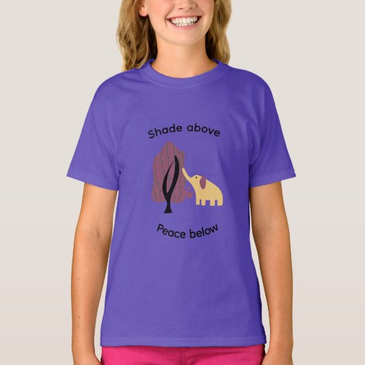 木の下の穏やかな象 Tシャツ (正面)