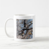 木の中でアヒル コーヒーマグカップ (左)