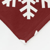 木の中のクリスマスの赤い雪 フリースブランケット (角)