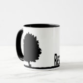 木の側に坐っている男の子が付いている読書相棒のマグ マグカップ (正面左)