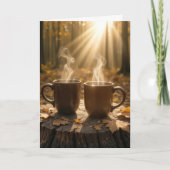 木の切り株にコーヒーのマグを蒸す記念日 カード (正面)