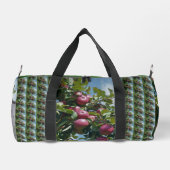 木の国の赤りんごパーソナライズされた ダッフルバッグ (裏面)