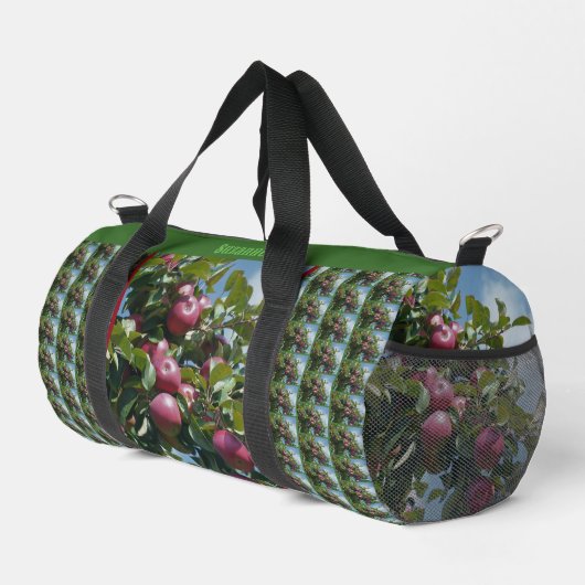 木の国の赤りんごパーソナライズされた ダッフルバッグ (右コーナー)