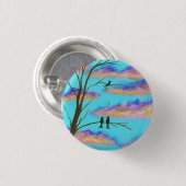 木の大枝のカラフルの雲の空の芸術の黒い鳥 缶バッジ (正面&裏面)