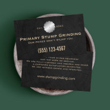 木の幹の上の切り株の研削ソーリングや輪