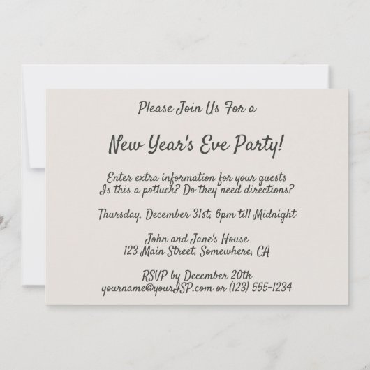 木の幹やどんぐりや花が咲き乱れる新年 招待状 (裏面)