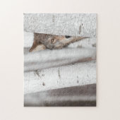 木の後ろのオオカミ(イヌ属ループス) ジグソーパズル (縦)