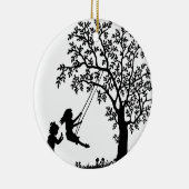 木の振動で振れていたり及び花を選んでいる3人の女の子 セラミックオーナメント (右)