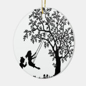 木の振動で振れていたり及び花を選んでいる3人の女の子 セラミックオーナメント (左)