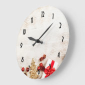 木の板に載るクリスマスをテー素朴マにしたアイテム ラージ壁時計 (傾斜)