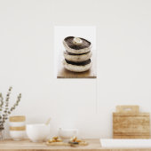 木の板の上に平らなキノコが三つ積んである。 ポスター (キッチン)