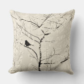 木の枝とモッキングバードチューペクリームブラック クッション (正面)