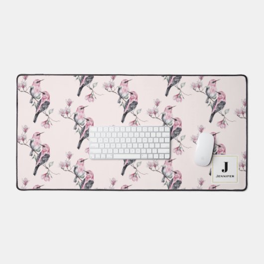 木の枝にピンクと黒の鳥のモノグラム デスクマット (キーボード&マウス)