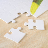 木の枝に止まった緑のオウムのような鳥 ジグソーパズル (側面)