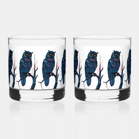 木の枝に浮かぶ未来的なロボットのフクロウ ウイスキーグラス (正面)