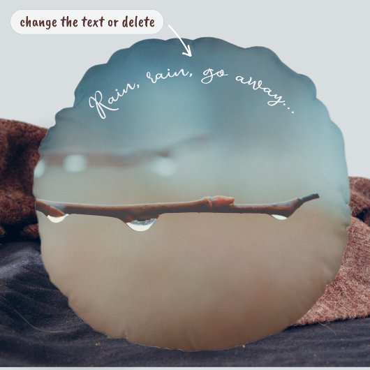 木の枝の上の雨粒 ラウンドクッション