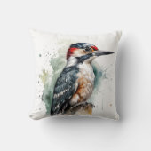 木の棒に座っている美しい木のペッカー クッション (正面)