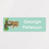 木の漫画に眠る可愛いヒョウパーソナライズされた ラベル (デザイン2)