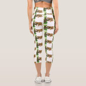 木の漫画のイラストレーションで眠っているかわいいヒョウ カプリレギンス (裏面)