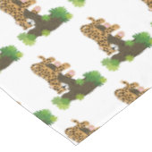 木の漫画のイラストレーションで眠っているかわいいヒョウ テーブルクロス (アングル)