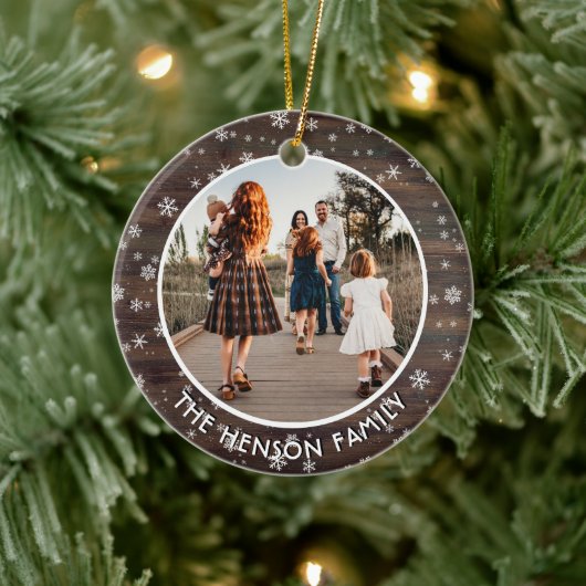 木の素朴スノーフレークのクリスマスファミリー写真 セラミックオーナメント (ツリー)