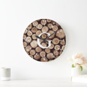 木の素朴スライスが白い数字を切り取る |モノグラム ラージ壁時計 (ホーム)