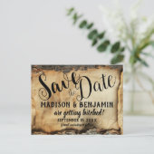 木の素朴樹皮ヴィンテージ羊皮紙紙結婚の ポストカード (スタンド正面)