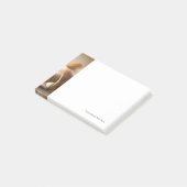 木の背景の上にキノコのボレタス。秋 ポストイット (アングル)