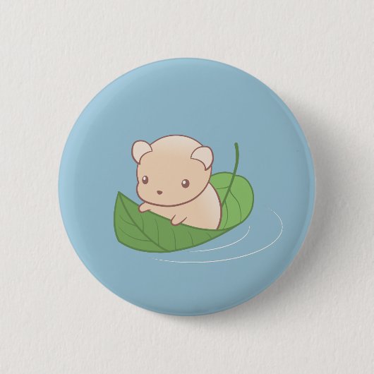 木の葉に浮かぶ、かわいいネズミのハムスター 缶バッジ (正面)