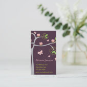 木の蝶のお洒落で甘いピンクのカップケーキ 名刺 (スタンド正面)