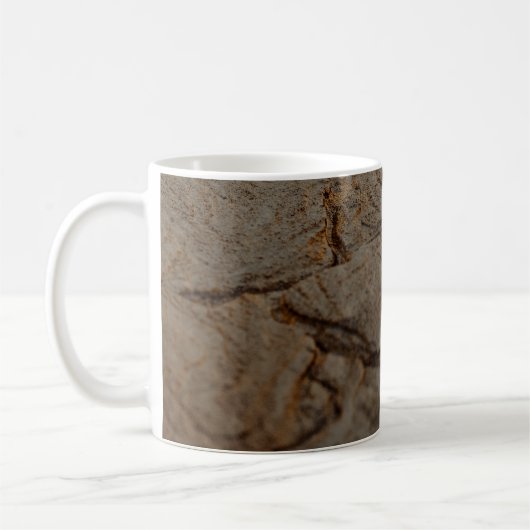 木の表面(茶色と黒) コーヒーマグカップ (左)