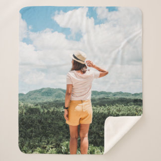 木の近くに立つ人 シェルパブランケット