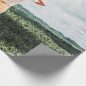 木の近くに立つ人 ラッピングペーパー (角)