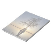 木の陰に沈む夕日 ノートパッド (回転)