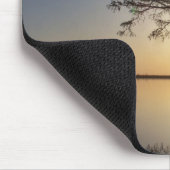 木の陰に沈む夕日 マウスパッド (コーナー)