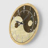 木の陰陽の記号 ラージ壁時計 (傾斜)