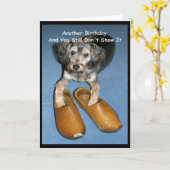 木の靴はそれを知っていますか。 犬が付いているバースデー・カード カード (黄色い花)