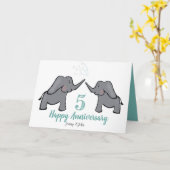 木の5周年結婚のかわいい象のカード カード (黄色い花)